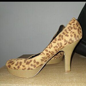 Leopard Platform Heels by Guess sz 10